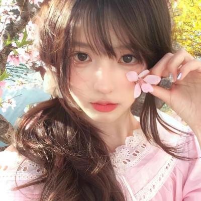 微笑的苹吉
